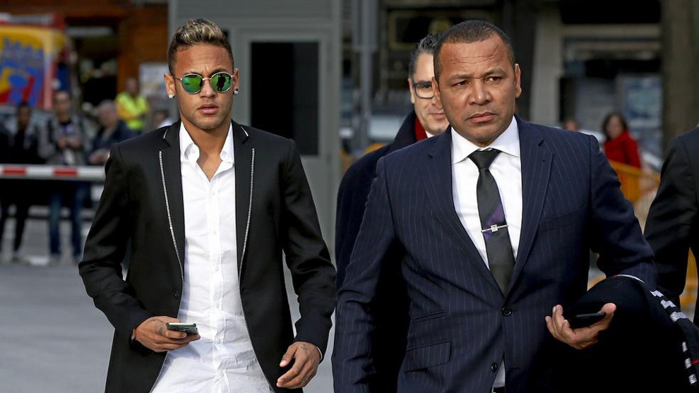 hình ảnh: Neymar và ông bố quyền lực