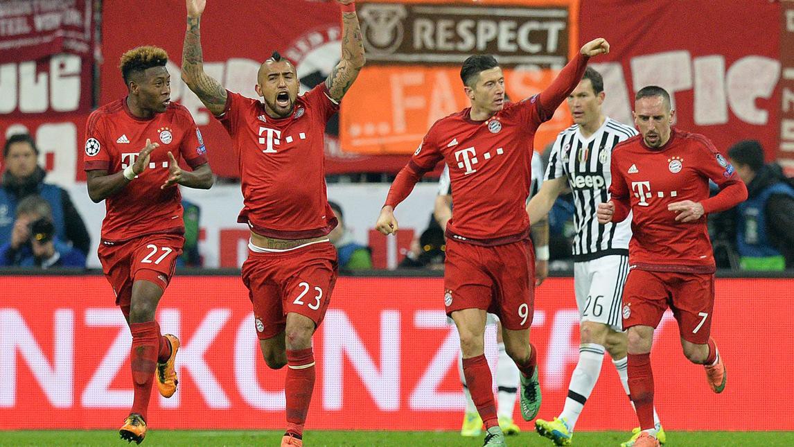 Vào tứ kết Champions League, Bayern “xách” theo 2 kỷ lục