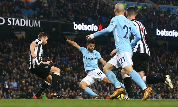 Hình ảnh: Aguero ấn định chiến thắng 3-1 cho Man City sau màn dọn cỗ của Sane