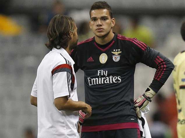 Ederson trở lại Benfica Hè 2015