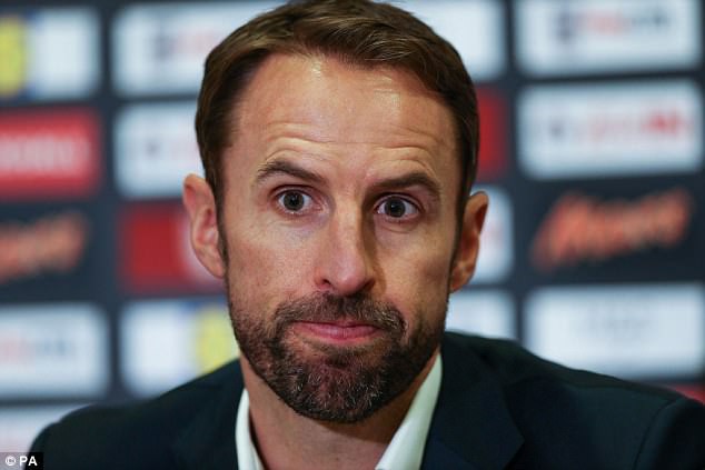 HLV Southgate sẵn sàng cho vợ và bạn gái thoải mái ''chăm sóc'' tuyển thủ Anh ở World Cup năm sau