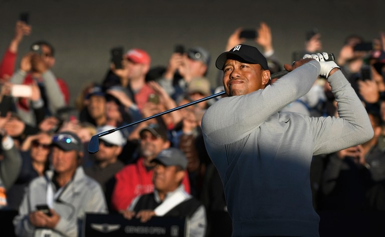 hình ảnh: Siêu hổ Tiger Woods vẫn thu hút khán giả khi trở lại Augusta Masters