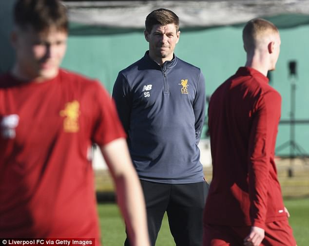 HÌNH ẢNH: Gerrard sẽ sang Scotland làm HLV trưởng?