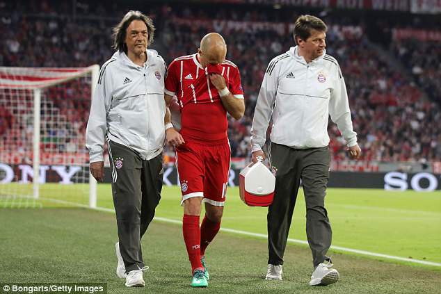 hình ảnh: Robben chấn thương không thể ra sân gặp Real đêm mai