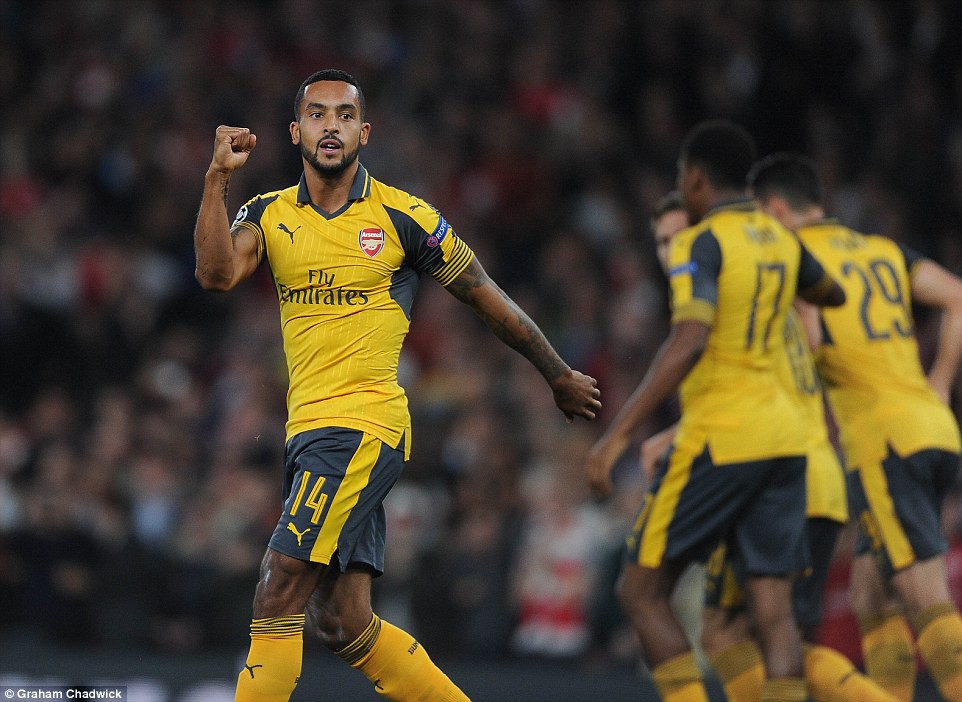 Theo Walcott thành ''người lớn'', Arsenal hưởng lợi