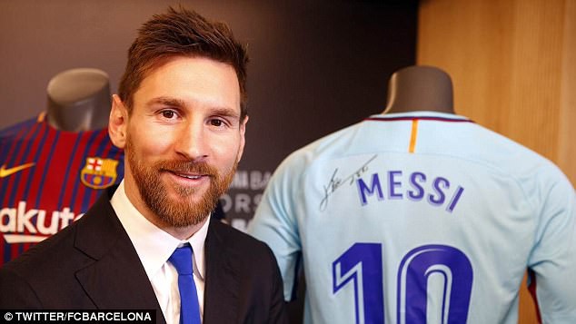 Hình ảnh: Hợp đồng mới ký đã chấm dứt đồn đoán Messi ra đi cuối mùa