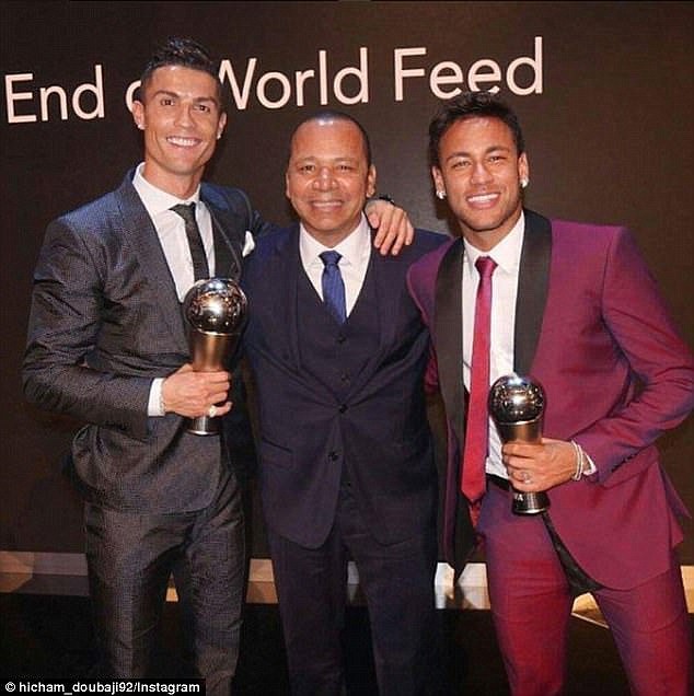 Hình ảnh: Ronaldo và Neymar ''thân mật'' ở Gala trao giải FIFA The Best mới đây