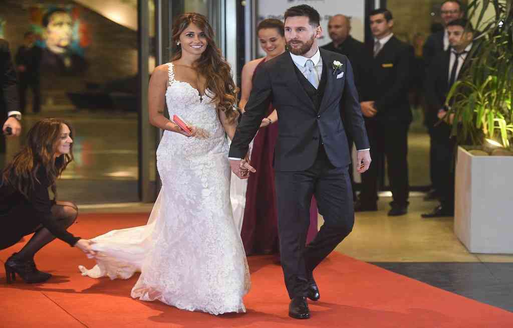 Sau đám cưới, Messi có luôn hợp đồng mới
