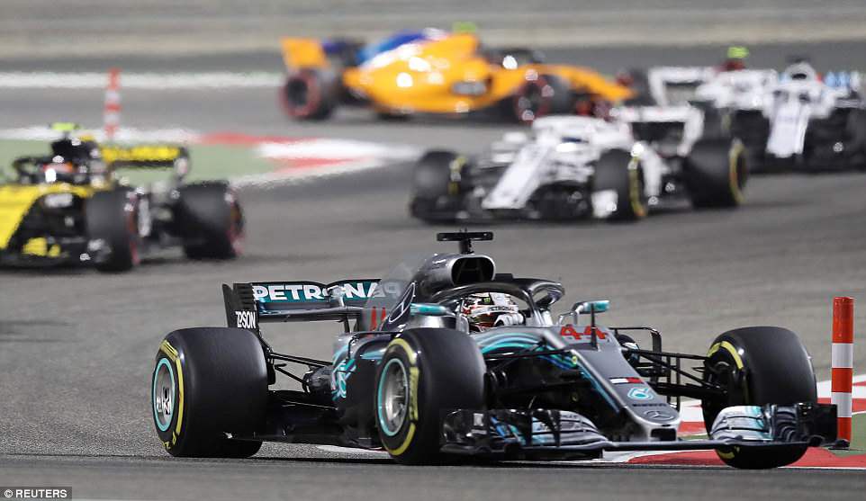 hình ảnh: Những chiếc xe của Mercedes đang vướng mắc vấn đề về khung lốp