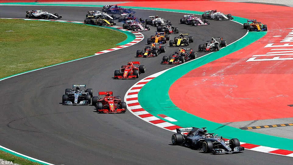 HÌNH ẢNH: Lewis Hamilton dẫn dắt cuộc chơi ở Barcelona GP từ đầu đến cuối