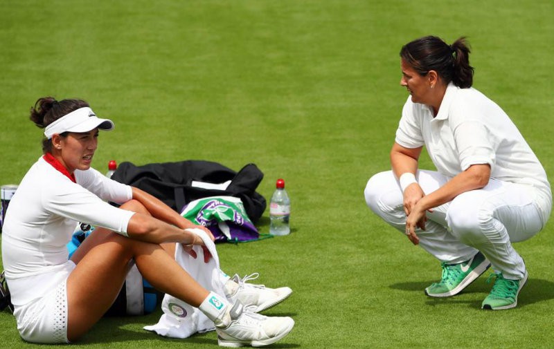 Hình ảnh: Đàn chị Martinez luôn bên cạnh hỗ trợ tinh thần cho Muguruza trên hành trình chinh phục Wimbledon