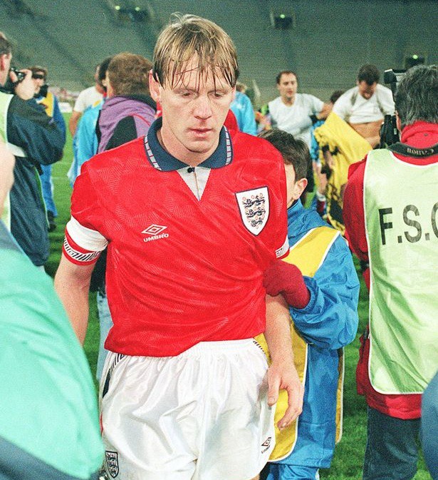 Tuyển Anh vấp ngã ở VL World Cup 1994 khiến HLV tên tuổi Graham Taylor bị sa thải