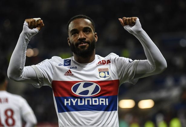 Lacazette muốn tới Atletico hơn là Arsenal?