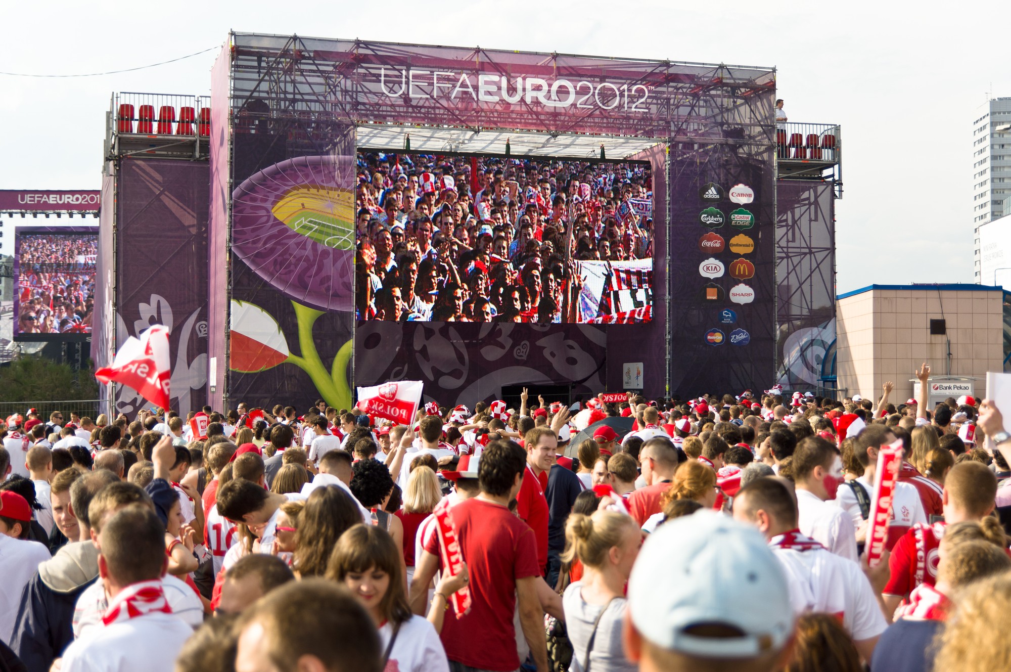 Lo sợ khủng bố, khán giả sẽ bị cấm vào sân ở EURO 2016 
