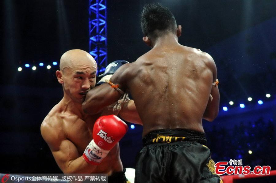 Yi Long thi đấu chẳng khác nào một VĐV Boxing thực thụ