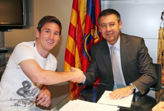 Có thật CT Bartomeu và Barca muốn ký hợp đồng trọn đời với Messi?