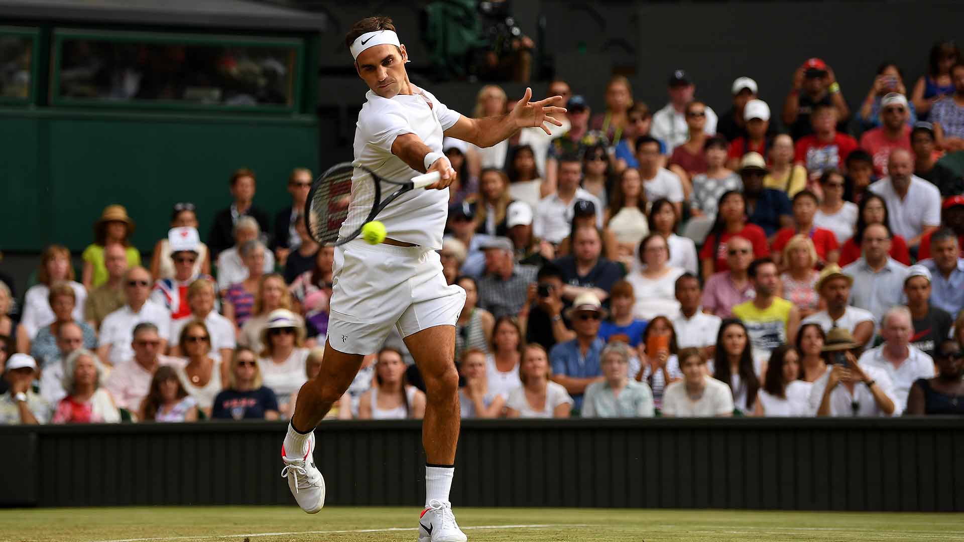 Federer hồi sinh mạnh mẽ sau nửa cuối mùa trước phải nghỉ