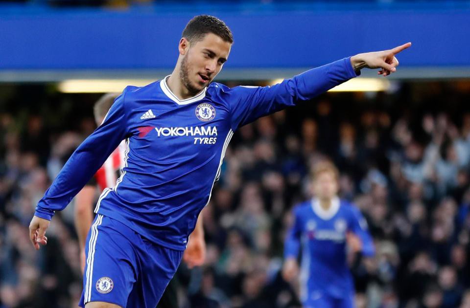 Chelsea sẽ tìm cách giữ chặt Hazard ngăn Real săn đón siêu sao này