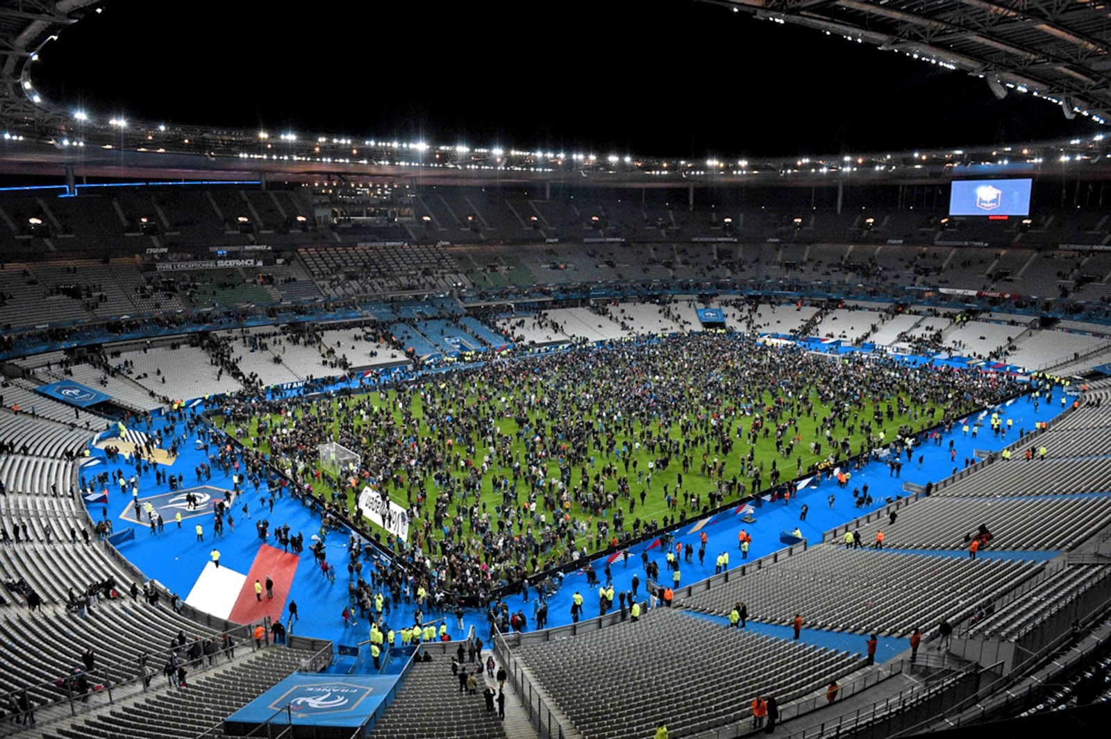 Lo sợ khủng bố, khán giả sẽ bị cấm vào sân ở EURO 2016 