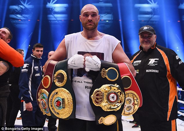 Tyson Fury sẽ có trận bảo vệ đai trước “Tiến sỹ búa thép” Wladimir Klitschko trên sân nhà vào ngày 29/10.