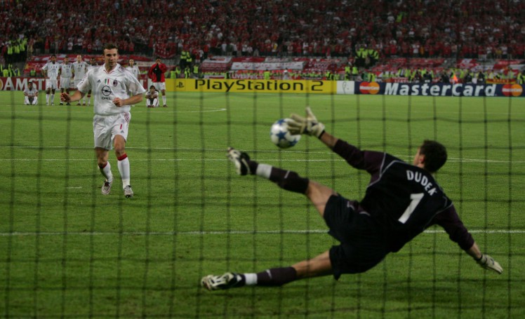 Thủ môn Jerzy Dudek trở thành người hùng của Liverpool trong trận chung kết Champions League 2005.
