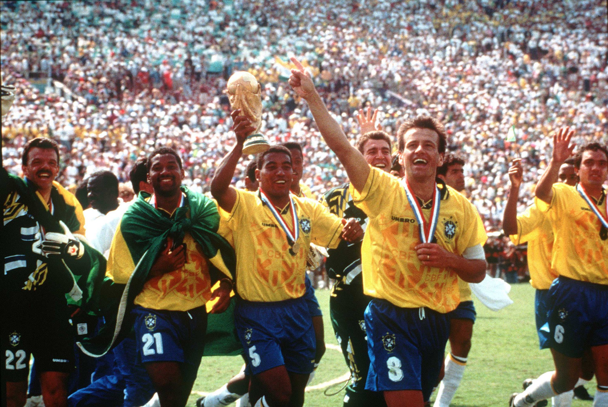 Carlos Dunga là đội trưởng ĐT Brazil vô địch World Cup 1994.