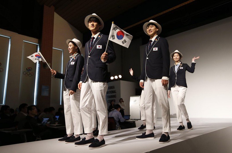 Các VĐV Hàn Quốc mặc đồng phục có tẩm thuốc chống virus Zika.