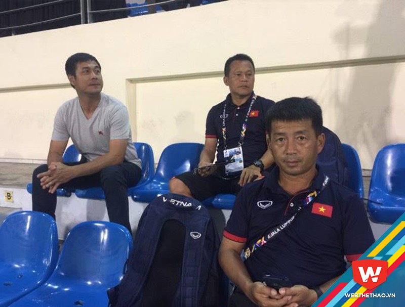 HLV Hữu Thắng sẽ dự khán trận đấu giữa U22 Philippines và U22 Campuchia. Ảnh: Minh Hiền. 