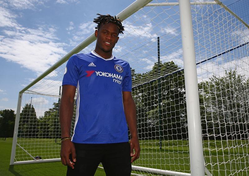 Michy Batshuayi đang tạo ấn tượng tốt với HLV Conte.