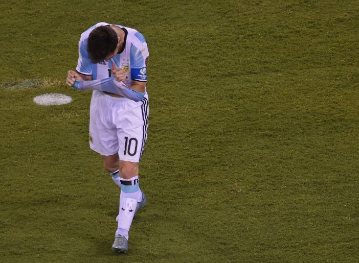 Lionel Messi vẫn chưa thể có danh hiệu lớn trong màu áo ĐTQG>