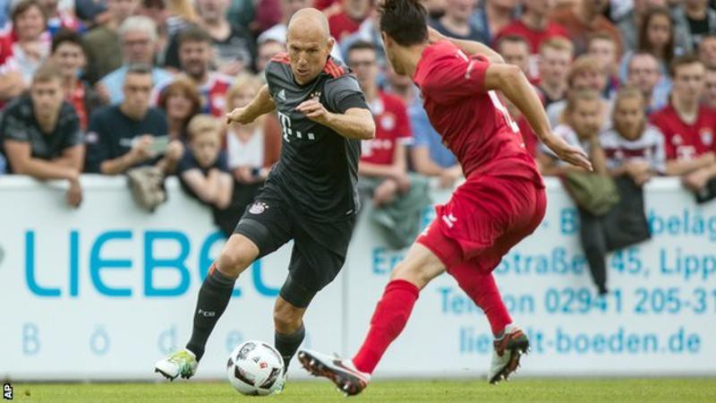 Arjen Robben nghỉ thi đấu 6 tuần.