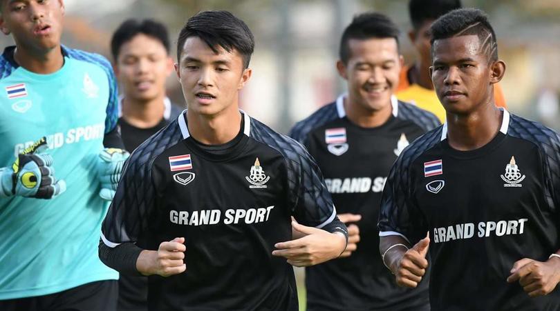 HLV U22 Thái Lan đã chọn ra 11 cầu thủ đá chính trong trận gặp Indonesia. Ảnh: FFT.