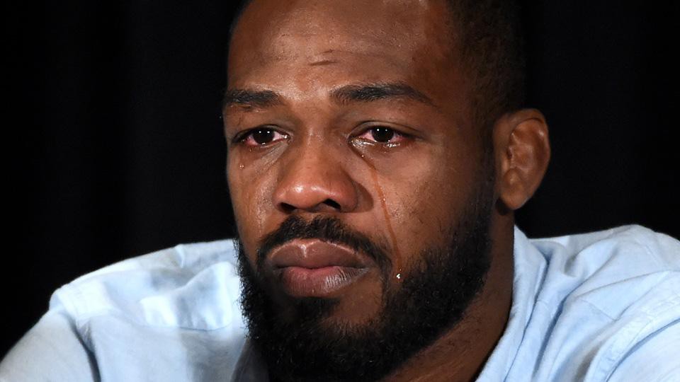Jon Jones bị loại khỏi UFC 200 vì dính chất cấm.