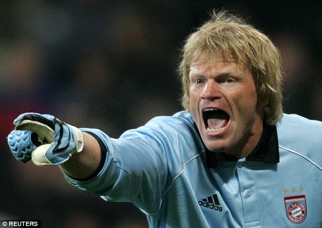 Oliver Kahn là một trong những thủ môn không cần hàng rào chắn khi được trước quả phạt gián tiếp.