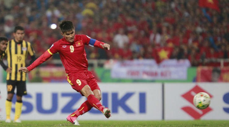 Lê Công Vinh là cầu thủ Việt Nam duy nhất lọt vào danh sách này của FourFourTwo. Ảnh: FFT
