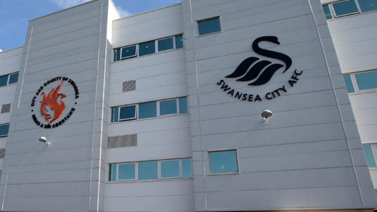 Swansea bị bán cho người Mỹ.
