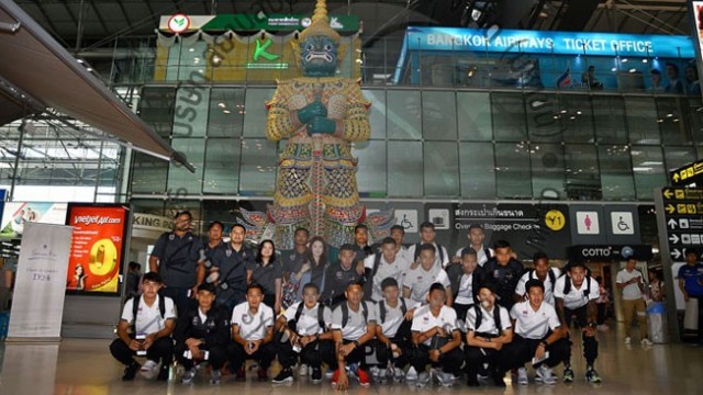 U22 Thái Lan đã có mặt tại Malaysia để bắt đầu hành trình tại SEA Games. Ảnh: Siam.