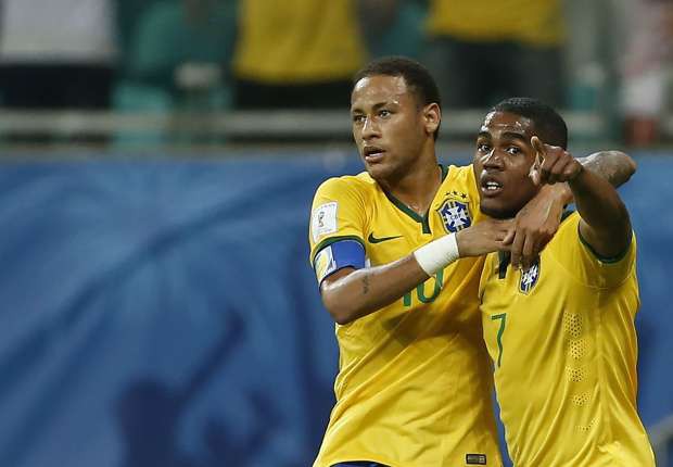 Douglas Costa và Neymar được triệu tập vào ĐT Olympic Brazil