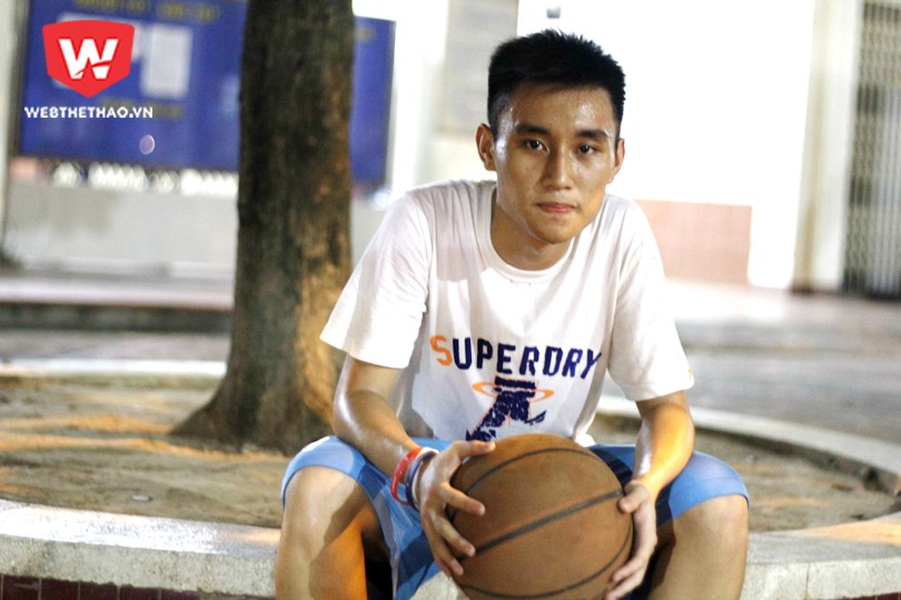 Để đảm bảo thành tích học tập, Hiếu đành gác lại cơ hội gia nhập đội tuyển bóng rổ cấp 2 Hà Nội