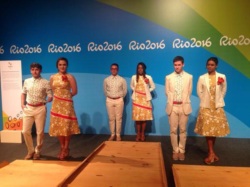 Trang phục của các thành viên trong buổi trao huy chương tại Olympic 2016.