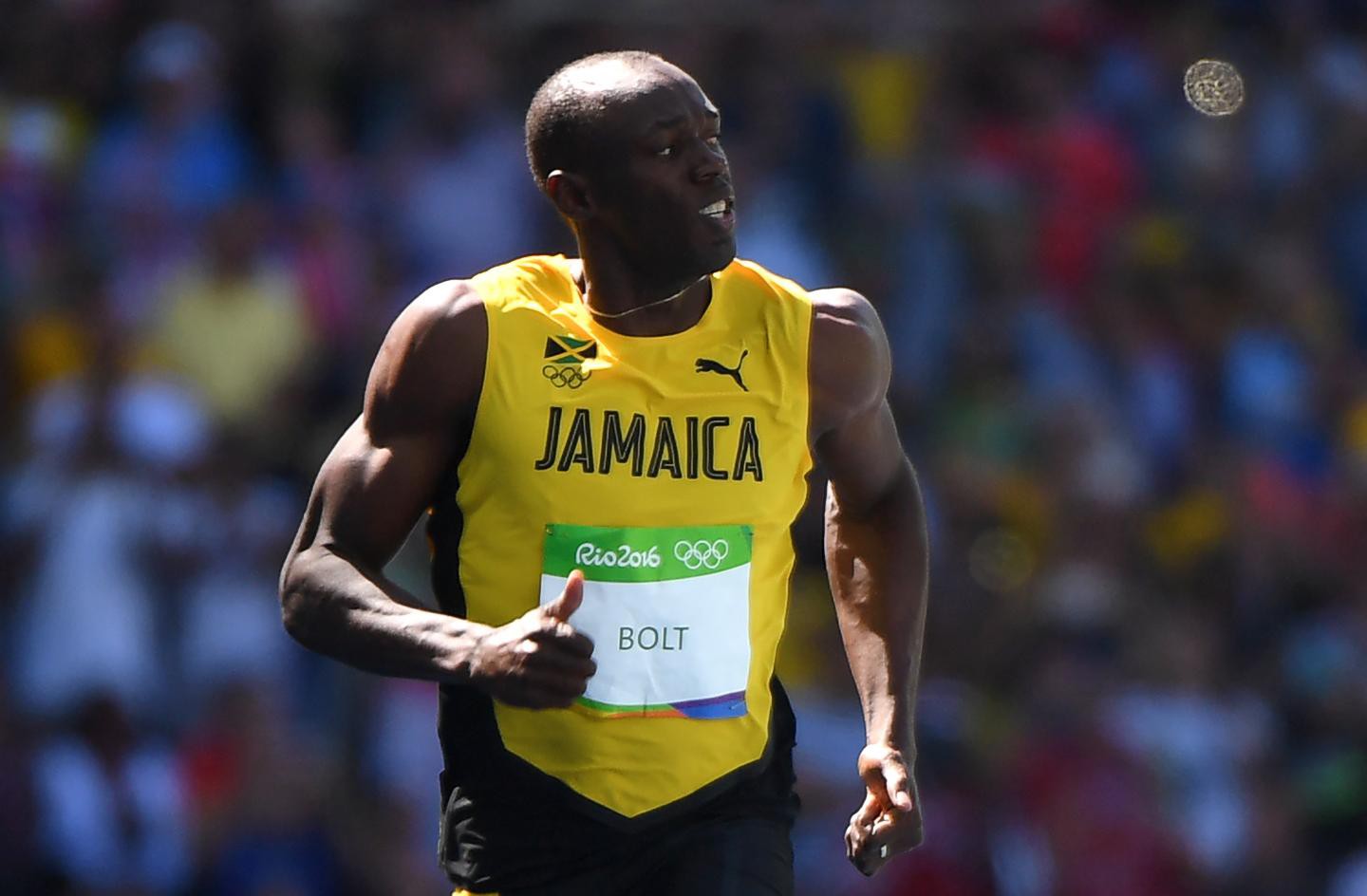 Usain Bolt dễ dàng vào vòng bán kết nội dung chạy 100m nam.