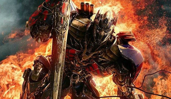 Sự trở lại đầy xa lạ của Optimus Prime là điểm nhấn cho phần 5 này