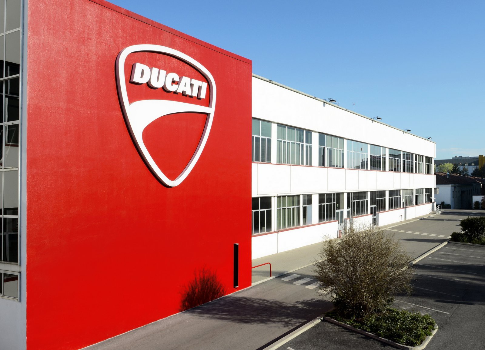 Volkswagen muốn Audi bán Ducati để giải quyết vụ bê bối khí thải