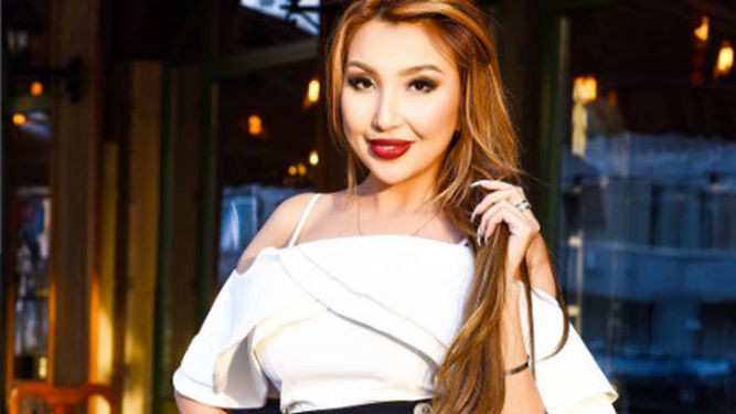 Sivi Makhmoudi là một ca sĩ kiêm diễn viên người Kazakhstan