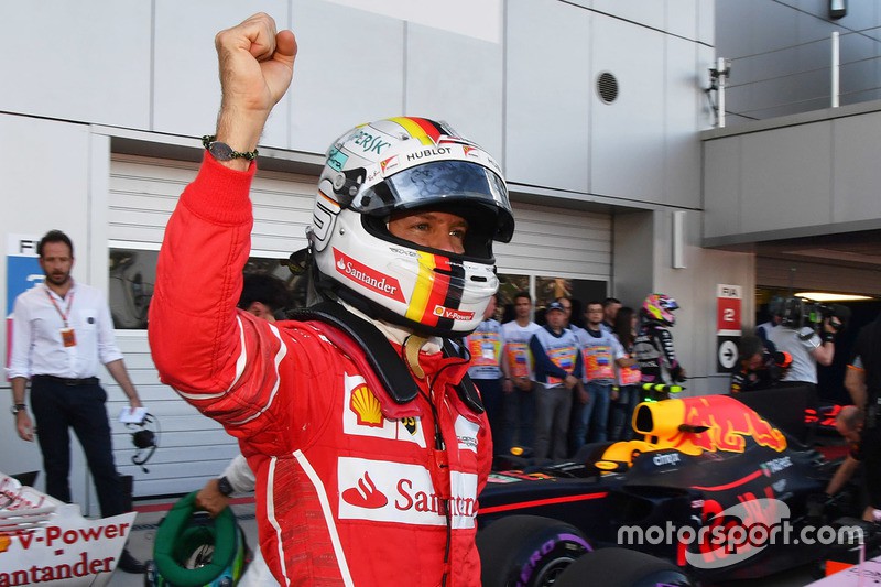 Tay đua Sebastian Vettel của đội Ferrari