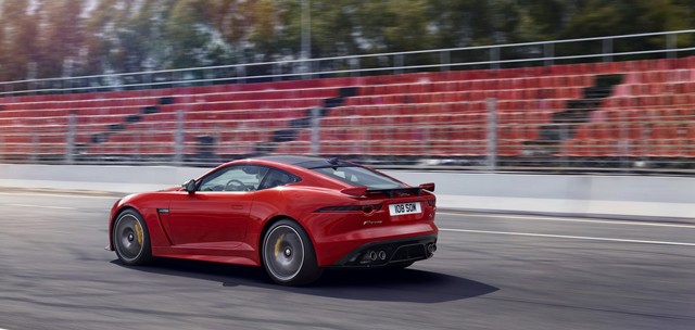 Đối thủ của Jaguar là Porsche đang phát triển rất nhanh trong công nghệ hybrid
