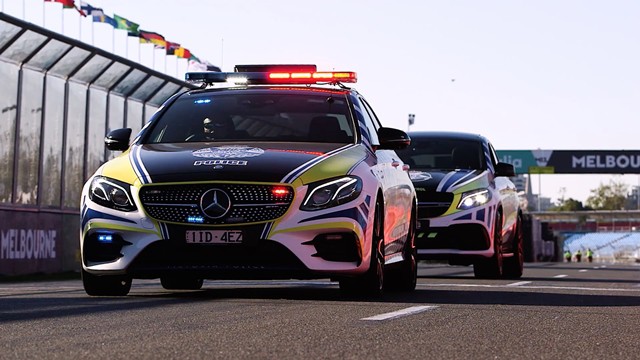 Trên thế giới đã có rất nhiều quốc gia sử dụng Mercedes như là xe cảnh sát tuần tra