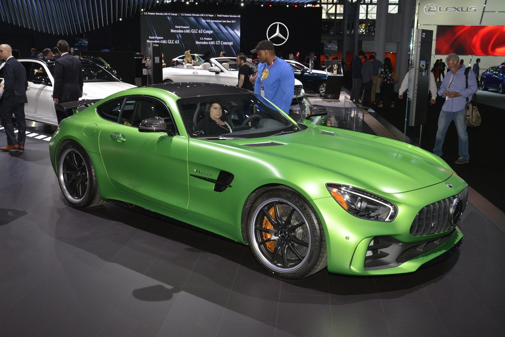 Rắn lục AMG GT-R cũng xuất hiện