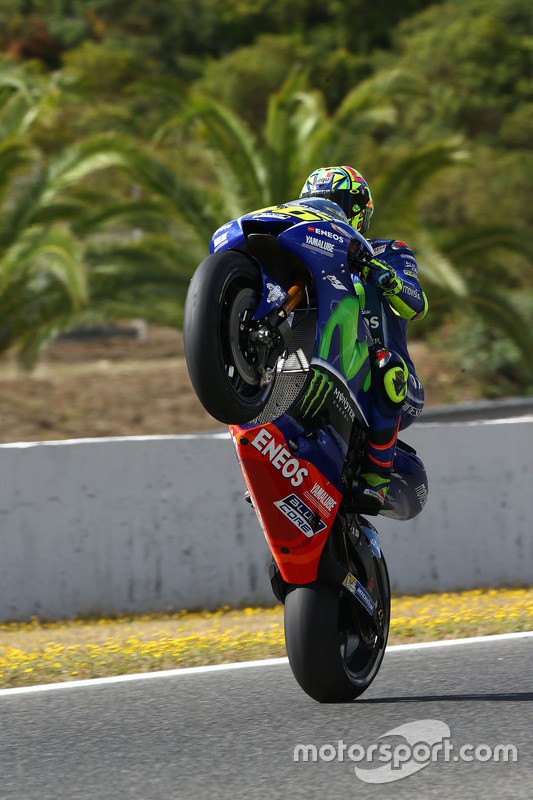 Hoàn thành vòng đua với đầy rẫy thử thách là một chiến công lớn với Rossi