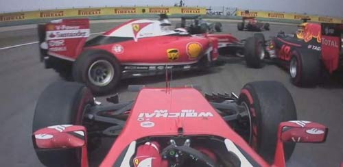 Hình ảnh: Sebastian Vettel va chạm với đồng đội